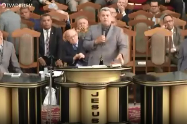 Ev. Paulo Gonçalves apresentando o CEFI na Reunião de Obreiros no Belenzinho SP.