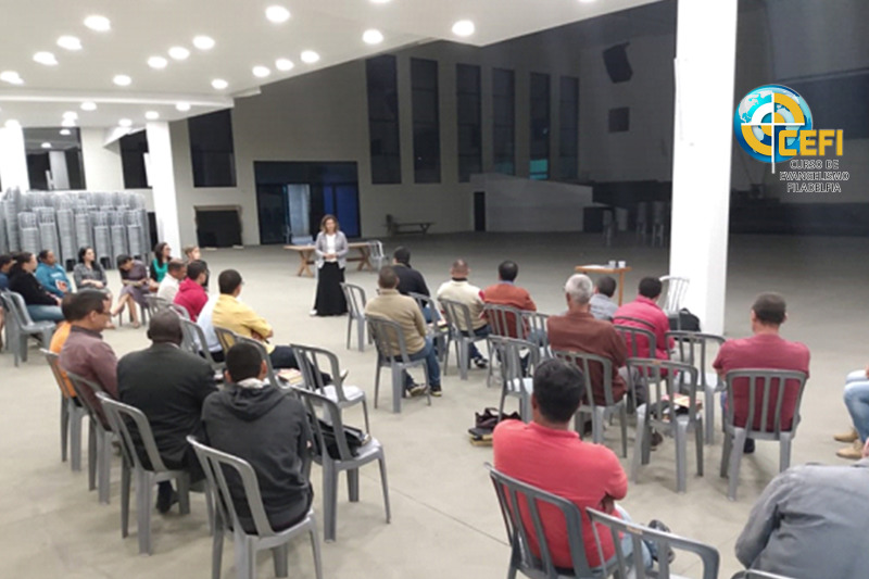 Imagem de Aula do CEFI na AD Rio Claro/SP, como criar uma Secretária de Evangelismo.